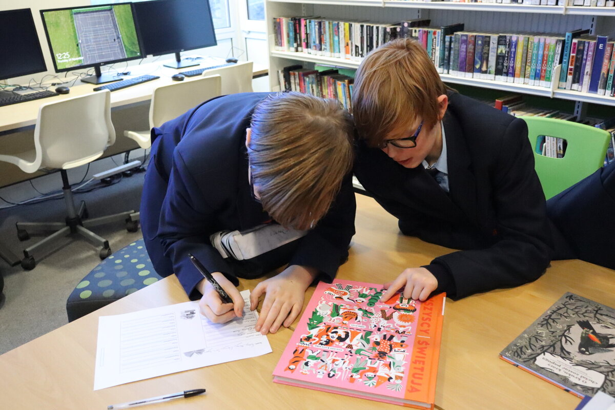 Image of Year 7 pupils enjoy discovering and reading books in French, Italian, Polish, Portuguese, and Spanish